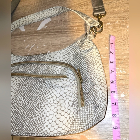NWOT Travelon Anti Theft Crossbody Snakeskin Print Purse Hobo Handbag Travel Bag - Picture 11 of 12